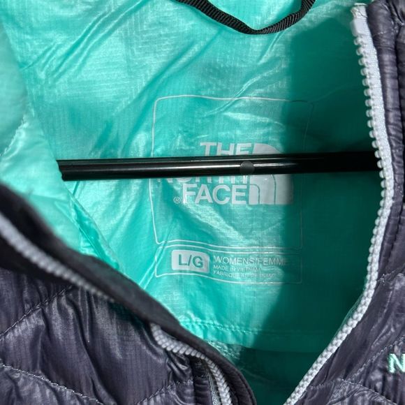 The North Face Womens Thermoball Jacket Large - Picture 3 of 3